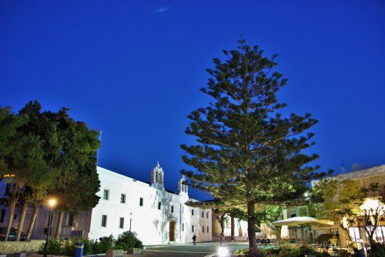 Panagia Ekatondapiliani